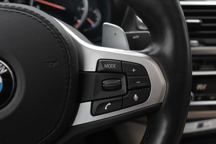 BMW X4 M40i High Executive / Trekhaak / Panoramadak / Camera / Head-up / Luxe Leder / 21'' / Harman Kardon / Navigatie / Stuur+Stoelverwarming / DAB / Dodehoek / Cruise Control BMW X4 M40i High Executive / Trekhaak / Panoramadak / Camera / Head-up / Luxe Leder / 21'' / Harman Kardon / Navigatie / Stuur+Stoelverwarming / DAB / Dodehoek / Cruise Control