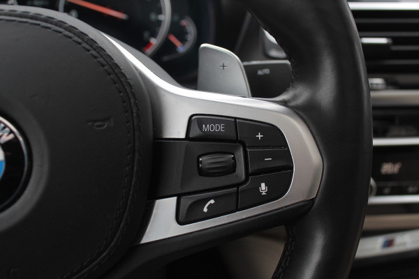 BMW X4 M40i High Executive / Trekhaak / Panoramadak / Camera / Head-up / Luxe Leder / 21'' / Harman Kardon / Navigatie / Stuur+Stoelverwarming / DAB / Dodehoek / Cruise Control BMW X4 M40i High Executive / Trekhaak / Panoramadak / Camera / Head-up / Luxe Leder / 21'' / Harman Kardon / Navigatie / Stuur+Stoelverwarming / DAB / Dodehoek / Cruise Control