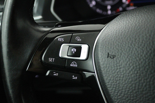 Volkswagen Tiguan Allspace 1.4 TSI Comfortline Business 7p. (PANORAMADAK, TREKHAAK, CAMERA, STOELVERWARMING, DIGITALE COCKPIT) Volkswagen Tiguan Allspace 1.4 TSI Comfortline Business 7p. (PANORAMADAK, TREKHAAK, CAMERA, STOELVERWARMING, DIGITALE COCKPIT)