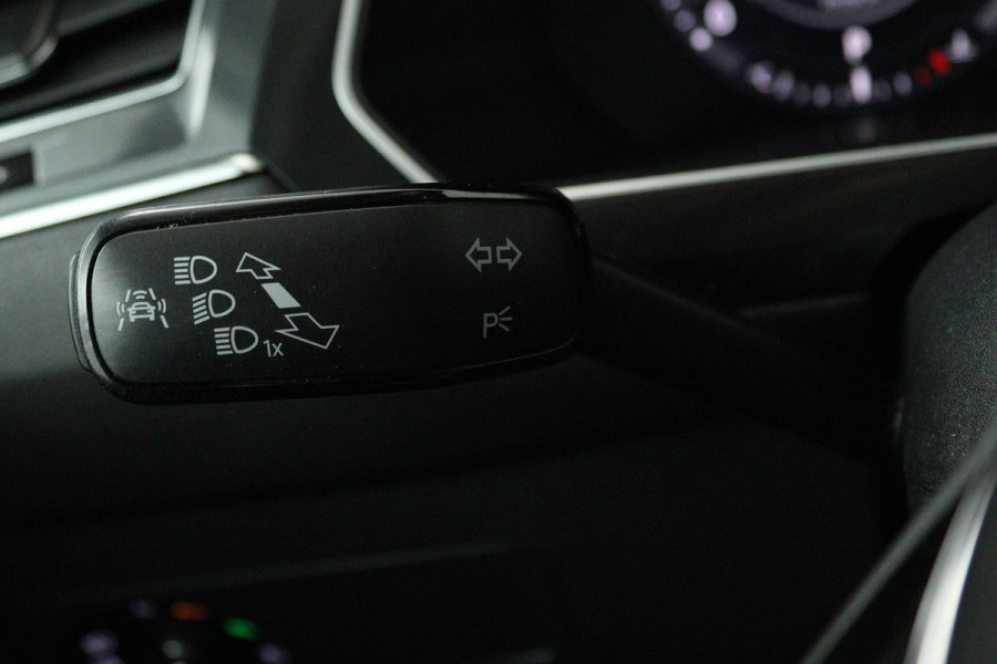 Volkswagen Tiguan Allspace 1.4 TSI Comfortline Business 7p. (PANORAMADAK, TREKHAAK, CAMERA, STOELVERWARMING, DIGITALE COCKPIT) Volkswagen Tiguan Allspace 1.4 TSI Comfortline Business 7p. (PANORAMADAK, TREKHAAK, CAMERA, STOELVERWARMING, DIGITALE COCKPIT)