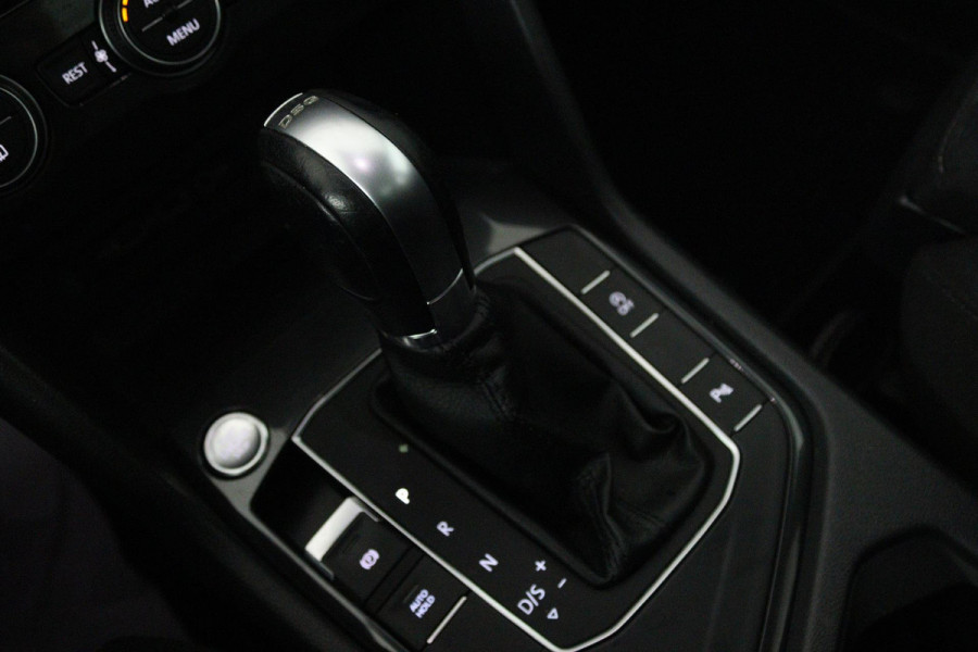 Volkswagen Tiguan Allspace 1.4 TSI Comfortline Business 7p. (PANORAMADAK, TREKHAAK, CAMERA, STOELVERWARMING, DIGITALE COCKPIT) Volkswagen Tiguan Allspace 1.4 TSI Comfortline Business 7p. (PANORAMADAK, TREKHAAK, CAMERA, STOELVERWARMING, DIGITALE COCKPIT)