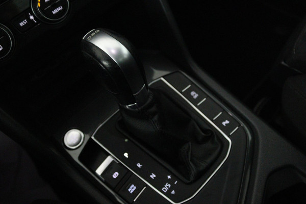 Volkswagen Tiguan Allspace 1.4 TSI Comfortline Business 7p. (PANORAMADAK, TREKHAAK, CAMERA, STOELVERWARMING, DIGITALE COCKPIT) Volkswagen Tiguan Allspace 1.4 TSI Comfortline Business 7p. (PANORAMADAK, TREKHAAK, CAMERA, STOELVERWARMING, DIGITALE COCKPIT)