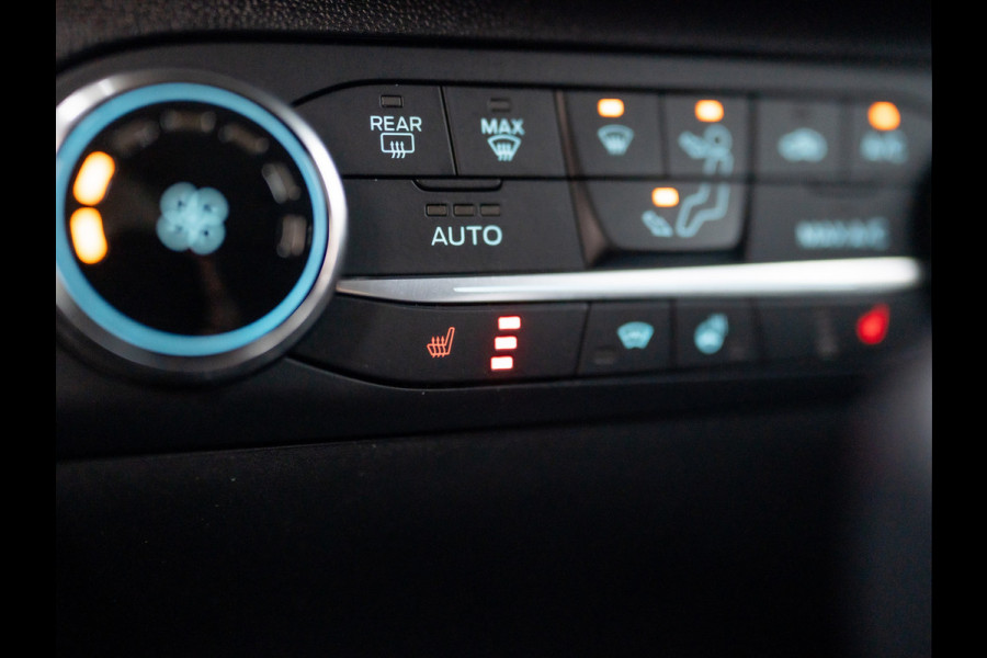 Ford Fiesta 1.0 EcoB. Aut. Titanium | Trekhaak | Stoel & Stuur verw. | Camera | Navi | PDC V&A | Prijs Rijklaar!! Ford Fiesta 1.0 EcoB. Aut. Titanium | Trekhaak | Stoel & Stuur verw. | Camera | Navi | PDC V&A | Prijs Rijklaar!!