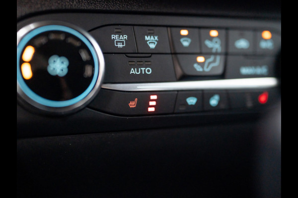 Ford Fiesta 1.0 EcoB. Aut. Titanium | Trekhaak | Stoel & Stuur verw. | Camera | Navi | PDC V&A | Prijs Rijklaar!! Ford Fiesta 1.0 EcoB. Aut. Titanium | Trekhaak | Stoel & Stuur verw. | Camera | Navi | PDC V&A | Prijs Rijklaar!!