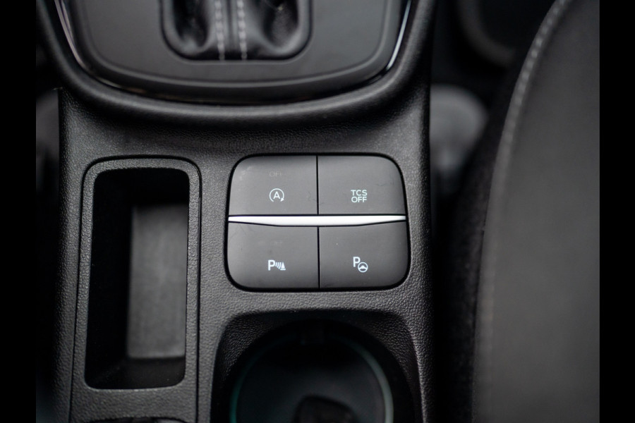 Ford Fiesta 1.0 EcoB. Aut. Titanium | Trekhaak | Stoel & Stuur verw. | Camera | Navi | PDC V&A | Prijs Rijklaar!! Ford Fiesta 1.0 EcoB. Aut. Titanium | Trekhaak | Stoel & Stuur verw. | Camera | Navi | PDC V&A | Prijs Rijklaar!!