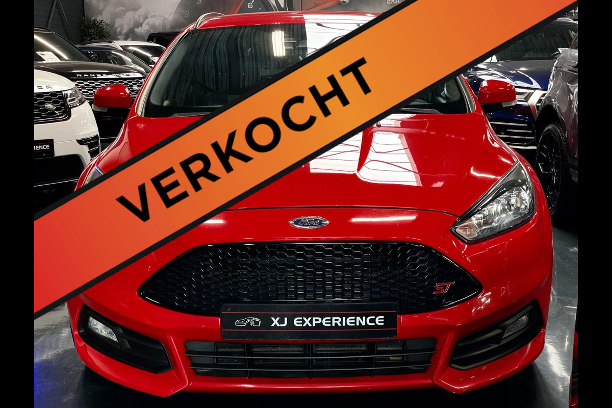 Ford FOCUS Wagon 2.0 ST-2 250 PK NAVI CLIMA RECARO CARPLAY Ford FOCUS Wagon 2.0 ST-2 250 PK NAVI CLIMA RECARO CARPLAY