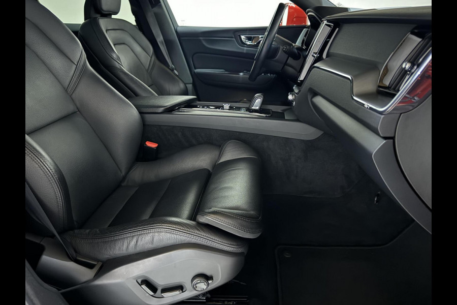 Volvo XC60 2.0 T8 Twin Engine AWD Pano Memory 360° HUD Autopilot Carplay Trekh.