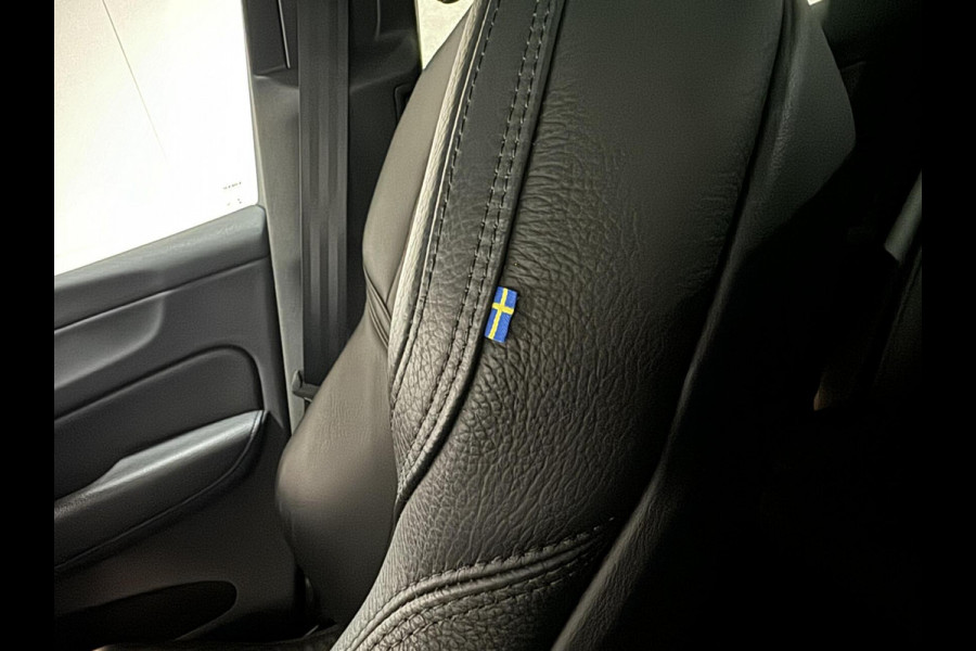 Volvo XC60 2.0 T8 Twin Engine AWD Pano Memory 360° HUD Autopilot Carplay Trekh.