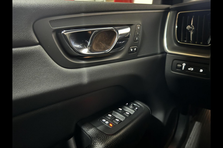 Volvo XC60 2.0 T8 Twin Engine AWD Pano Memory 360° HUD Autopilot Carplay Trekh.