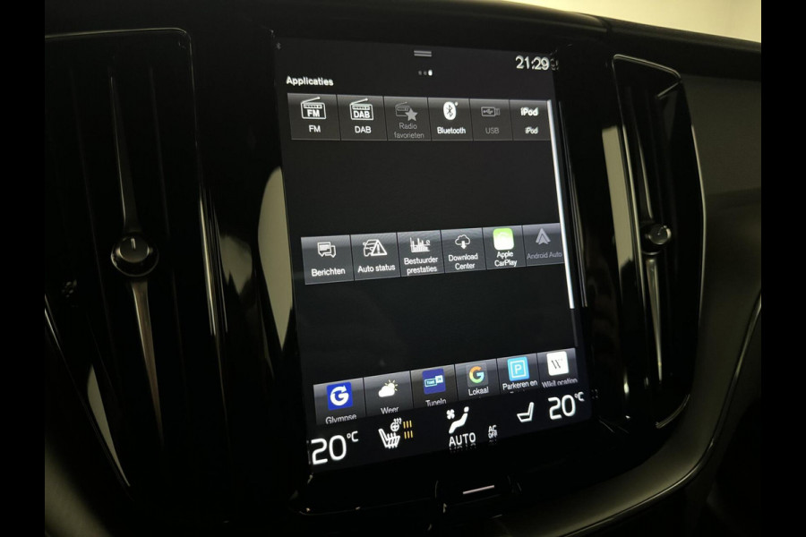 Volvo XC60 2.0 T8 Twin Engine AWD Pano Memory 360° HUD Autopilot Carplay Trekh.