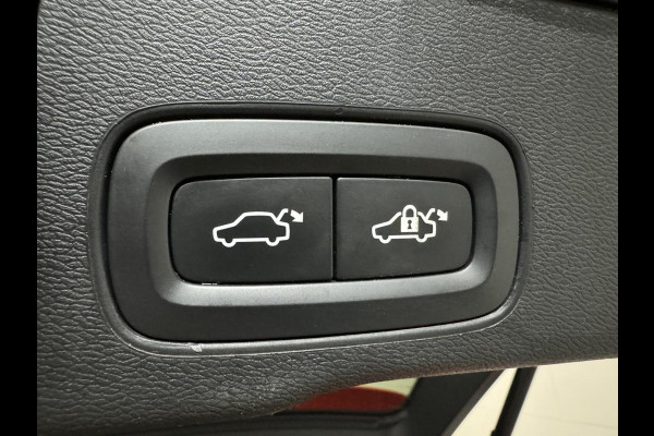 Volvo XC60 2.0 T8 Twin Engine AWD Pano Memory 360° HUD Autopilot Carplay Trekh.