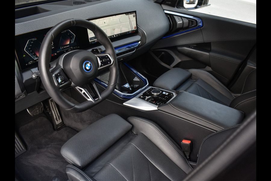 BMW X3 30e xDRIVE | M-SPORT PRO | ADAPTIVE SUSPENSION | PANORAMADAK | DRIVING ASSISTANT PLUS | COMFORT ACCESS | TREKHAAK | ICONIC GLOW