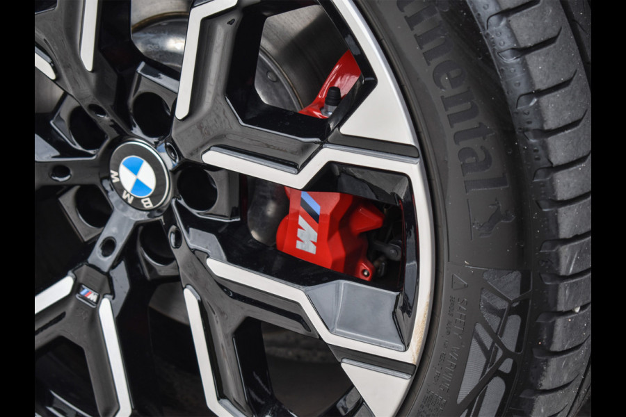 BMW X3 30e xDRIVE | M-SPORT PRO | ADAPTIVE SUSPENSION | PANORAMADAK | DRIVING ASSISTANT PLUS | COMFORT ACCESS | TREKHAAK | ICONIC GLOW