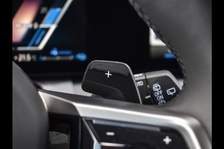 BMW X3 30e xDRIVE | M-SPORT PRO | ADAPTIVE SUSPENSION | PANORAMADAK | DRIVING ASSISTANT PLUS | COMFORT ACCESS | TREKHAAK | ICONIC GLOW