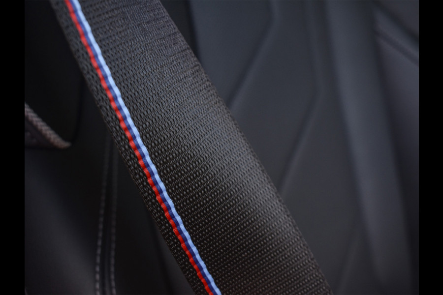 BMW X3 30e xDRIVE | M-SPORT PRO | ADAPTIVE SUSPENSION | PANORAMADAK | DRIVING ASSISTANT PLUS | COMFORT ACCESS | TREKHAAK | ICONIC GLOW