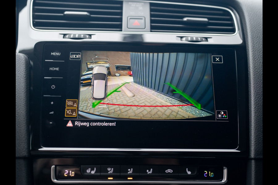 Volkswagen Golf 1.5 TSI Highline Business | Groot navi | Virtual Cockpit | Adapt. cr. | Camera | Stoel & Stuur verw. | Prijs Rijklaar!! Volkswagen Golf 1.5 TSI Highline Business | Groot navi | Virtual Cockpit | Adapt. cr. | Camera | Stoel & Stuur verw. | Prijs Rijklaar!!