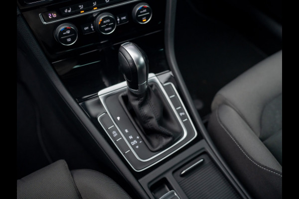 Volkswagen Golf 1.5 TSI Highline Business | Groot navi | Virtual Cockpit | Adapt. cr. | Camera | Stoel & Stuur verw. | Prijs Rijklaar!! Volkswagen Golf 1.5 TSI Highline Business | Groot navi | Virtual Cockpit | Adapt. cr. | Camera | Stoel & Stuur verw. | Prijs Rijklaar!!