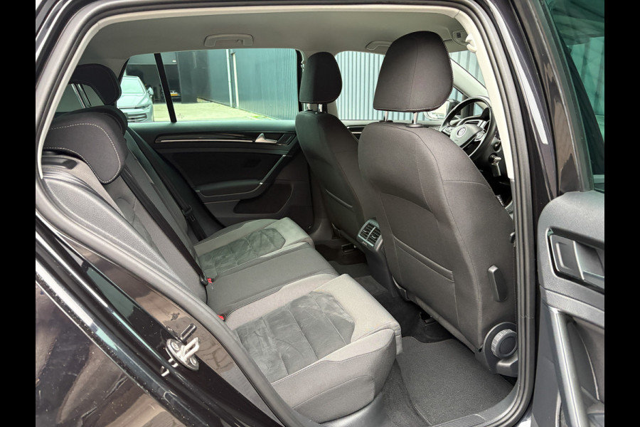 Volkswagen Golf 1.5 TSI Highline Business | Groot navi | Virtual Cockpit | Adapt. cr. | Camera | Stoel & Stuur verw. | Prijs Rijklaar!! Volkswagen Golf 1.5 TSI Highline Business | Groot navi | Virtual Cockpit | Adapt. cr. | Camera | Stoel & Stuur verw. | Prijs Rijklaar!!