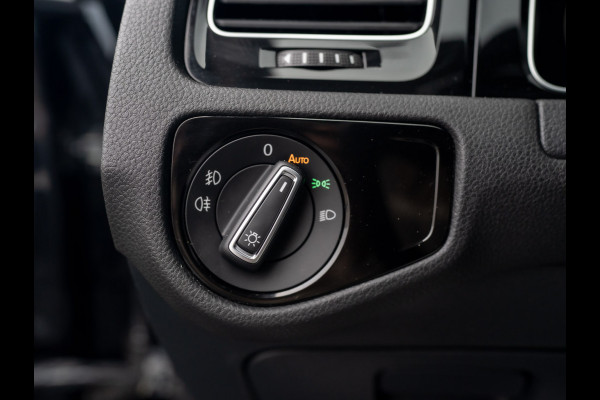 Volkswagen Golf 1.5 TSI Highline Business | Groot navi | Virtual Cockpit | Adapt. cr. | Camera | Stoel & Stuur verw. | Prijs Rijklaar!! Volkswagen Golf 1.5 TSI Highline Business | Groot navi | Virtual Cockpit | Adapt. cr. | Camera | Stoel & Stuur verw. | Prijs Rijklaar!!