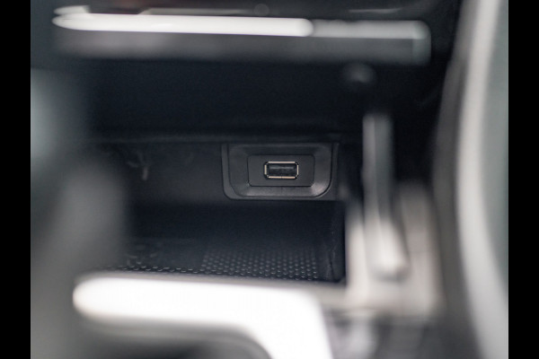 Volkswagen Golf 1.5 TSI Highline Business | Groot navi | Virtual Cockpit | Adapt. cr. | Camera | Stoel & Stuur verw. | Prijs Rijklaar!! Volkswagen Golf 1.5 TSI Highline Business | Groot navi | Virtual Cockpit | Adapt. cr. | Camera | Stoel & Stuur verw. | Prijs Rijklaar!!