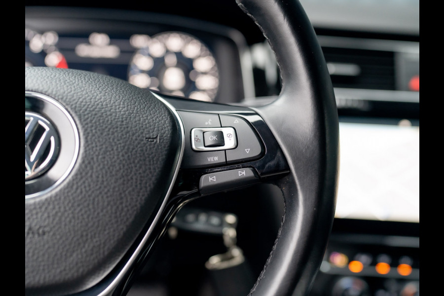 Volkswagen Golf 1.5 TSI Highline Business | Groot navi | Virtual Cockpit | Adapt. cr. | Camera | Stoel & Stuur verw. | Prijs Rijklaar!! Volkswagen Golf 1.5 TSI Highline Business | Groot navi | Virtual Cockpit | Adapt. cr. | Camera | Stoel & Stuur verw. | Prijs Rijklaar!!