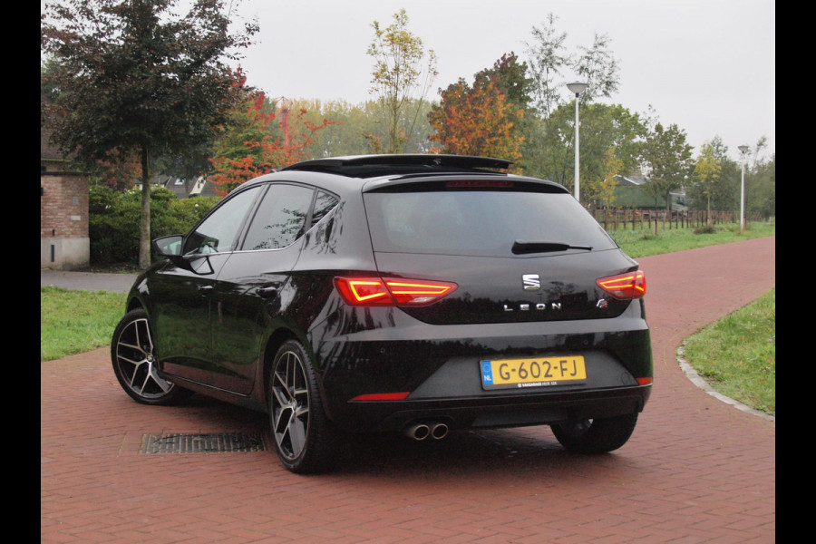 Seat Leon 1.5 TSI FR Business Intense | Elektrisch glazen panorama-dak | Camera | Cruise Control | NL-Auto | Seat Leon 1.5 TSI FR Business Intense | Elektrisch glazen panorama-dak | Camera | Cruise Control | NL-Auto |