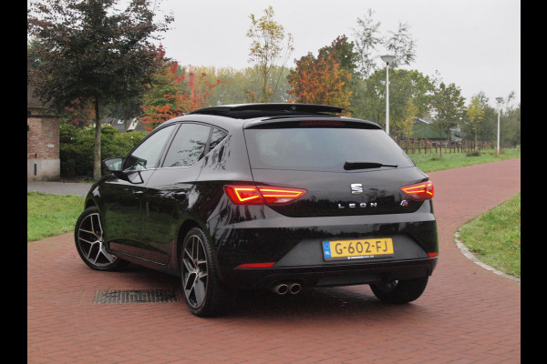 Seat Leon 1.5 TSI FR Business Intense | Elektrisch glazen panorama-dak | Camera | Cruise Control | NL-Auto | Seat Leon 1.5 TSI FR Business Intense | Elektrisch glazen panorama-dak | Camera | Cruise Control | NL-Auto |