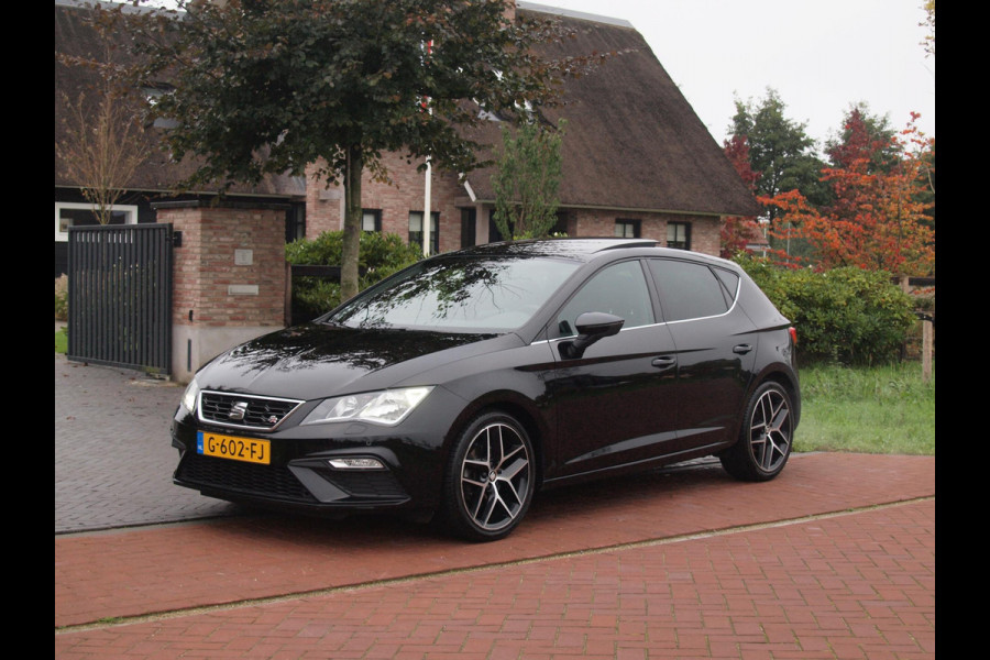 Seat Leon 1.5 TSI FR Business Intense | Elektrisch glazen panorama-dak | Camera | Cruise Control | NL-Auto | Seat Leon 1.5 TSI FR Business Intense | Elektrisch glazen panorama-dak | Camera | Cruise Control | NL-Auto |