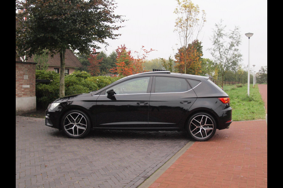 Seat Leon 1.5 TSI FR Business Intense | Elektrisch glazen panorama-dak | Camera | Cruise Control | NL-Auto | Seat Leon 1.5 TSI FR Business Intense | Elektrisch glazen panorama-dak | Camera | Cruise Control | NL-Auto |