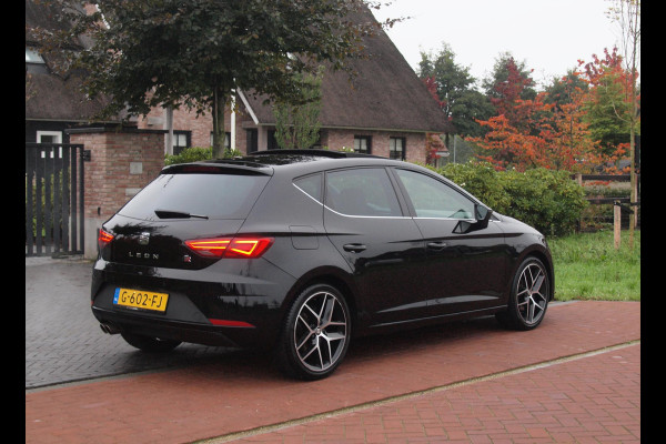 Seat Leon 1.5 TSI FR Business Intense | Elektrisch glazen panorama-dak | Camera | Cruise Control | NL-Auto | Seat Leon 1.5 TSI FR Business Intense | Elektrisch glazen panorama-dak | Camera | Cruise Control | NL-Auto |