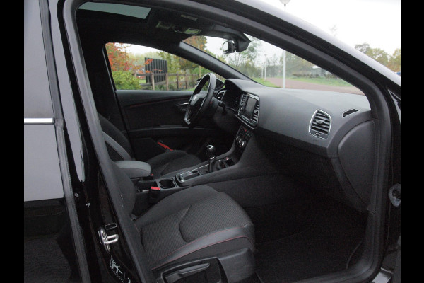 Seat Leon 1.5 TSI FR Business Intense | Elektrisch glazen panorama-dak | Camera | Cruise Control | NL-Auto | Seat Leon 1.5 TSI FR Business Intense | Elektrisch glazen panorama-dak | Camera | Cruise Control | NL-Auto |