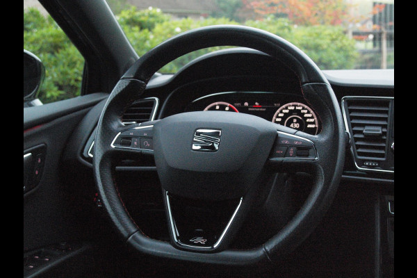 Seat Leon 1.5 TSI FR Business Intense | Elektrisch glazen panorama-dak | Camera | Cruise Control | NL-Auto | Seat Leon 1.5 TSI FR Business Intense | Elektrisch glazen panorama-dak | Camera | Cruise Control | NL-Auto |