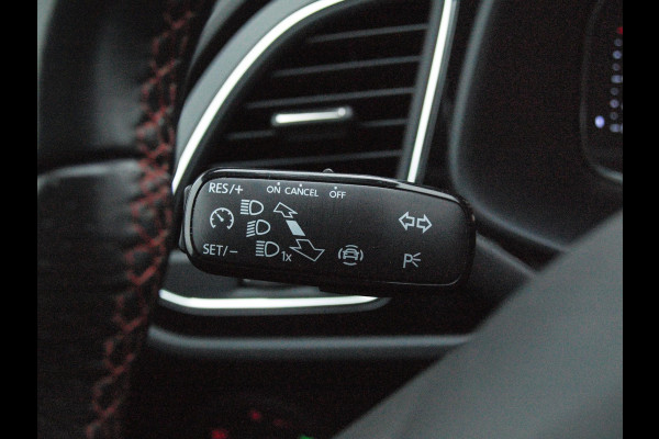 Seat Leon 1.5 TSI FR Business Intense | Elektrisch glazen panorama-dak | Camera | Cruise Control | NL-Auto | Seat Leon 1.5 TSI FR Business Intense | Elektrisch glazen panorama-dak | Camera | Cruise Control | NL-Auto |