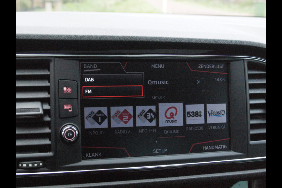 Seat Leon 1.5 TSI FR Business Intense | Elektrisch glazen panorama-dak | Camera | Cruise Control | NL-Auto | Seat Leon 1.5 TSI FR Business Intense | Elektrisch glazen panorama-dak | Camera | Cruise Control | NL-Auto |