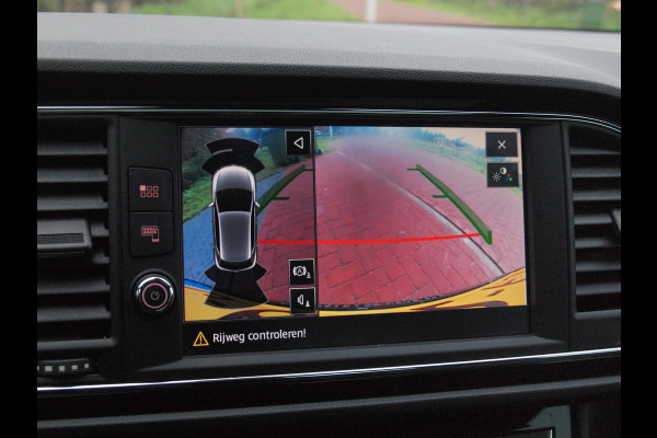 Seat Leon 1.5 TSI FR Business Intense | Elektrisch glazen panorama-dak | Camera | Cruise Control | NL-Auto | Seat Leon 1.5 TSI FR Business Intense | Elektrisch glazen panorama-dak | Camera | Cruise Control | NL-Auto |