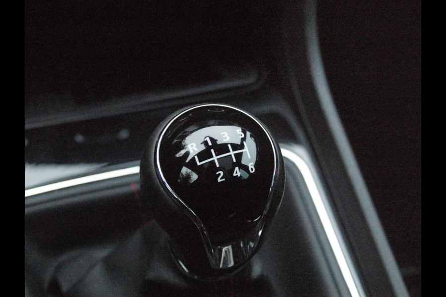 Seat Leon 1.5 TSI FR Business Intense | Elektrisch glazen panorama-dak | Camera | Cruise Control | NL-Auto | Seat Leon 1.5 TSI FR Business Intense | Elektrisch glazen panorama-dak | Camera | Cruise Control | NL-Auto |