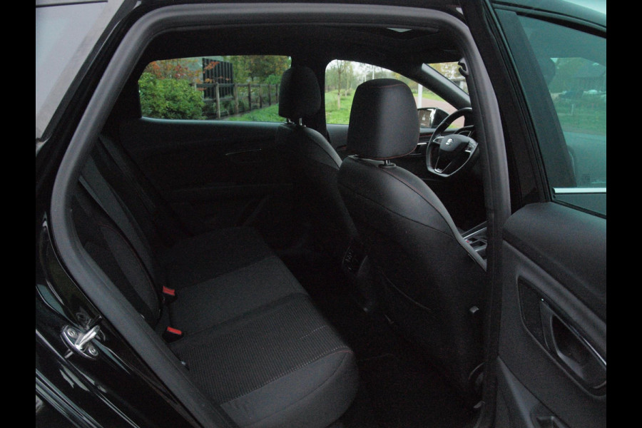 Seat Leon 1.5 TSI FR Business Intense | Elektrisch glazen panorama-dak | Camera | Cruise Control | NL-Auto | Seat Leon 1.5 TSI FR Business Intense | Elektrisch glazen panorama-dak | Camera | Cruise Control | NL-Auto |