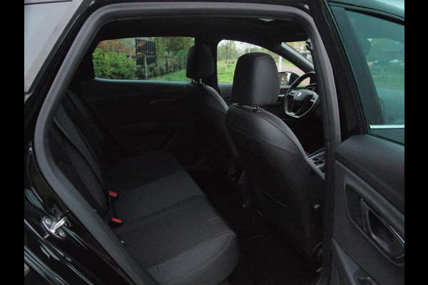 Seat Leon 1.5 TSI FR Business Intense | Elektrisch glazen panorama-dak | Camera | Cruise Control | NL-Auto | Seat Leon 1.5 TSI FR Business Intense | Elektrisch glazen panorama-dak | Camera | Cruise Control | NL-Auto |