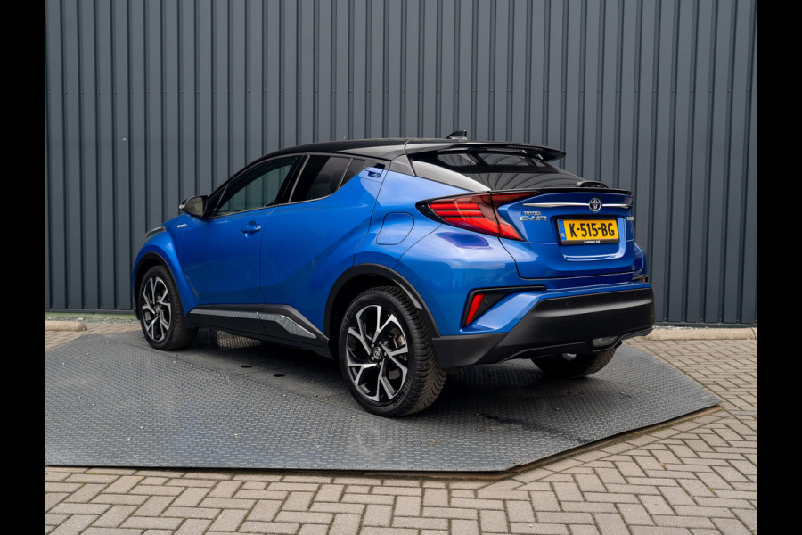 Toyota C-HR 1.8 Hybrid First Edition | Bi-Tone | JBL | Blind Spot | Navi | Pakeersensoren | Apple Carplay | Prijs Rijklaar!! Toyota C-HR 1.8 Hybrid First Edition | Bi-Tone | JBL | Blind Spot | Navi | Pakeersensoren | Apple Carplay | Prijs Rijklaar!!