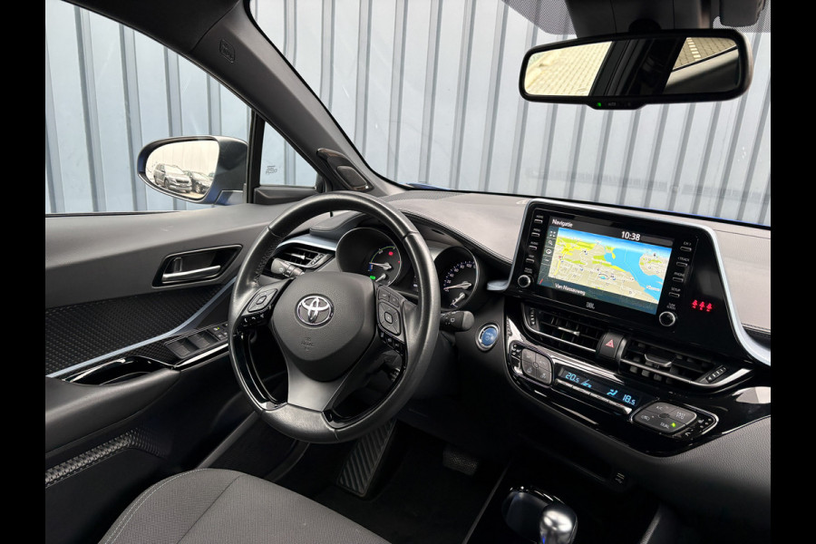 Toyota C-HR 1.8 Hybrid First Edition | Bi-Tone | JBL | Blind Spot | Navi | Pakeersensoren | Apple Carplay | Prijs Rijklaar!! Toyota C-HR 1.8 Hybrid First Edition | Bi-Tone | JBL | Blind Spot | Navi | Pakeersensoren | Apple Carplay | Prijs Rijklaar!!