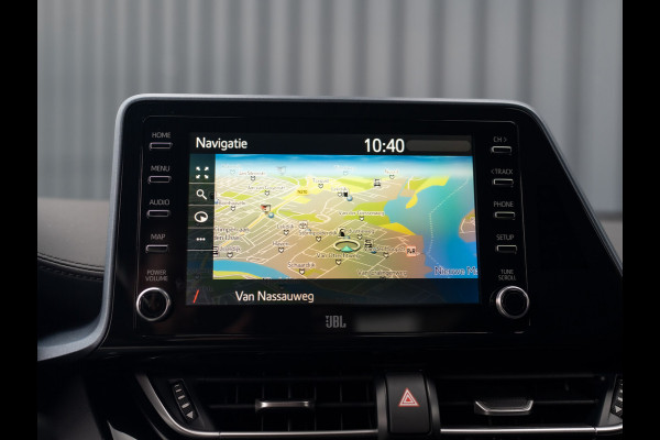 Toyota C-HR 1.8 Hybrid First Edition | Bi-Tone | JBL | Blind Spot | Navi | Pakeersensoren | Apple Carplay | Prijs Rijklaar!! Toyota C-HR 1.8 Hybrid First Edition | Bi-Tone | JBL | Blind Spot | Navi | Pakeersensoren | Apple Carplay | Prijs Rijklaar!!