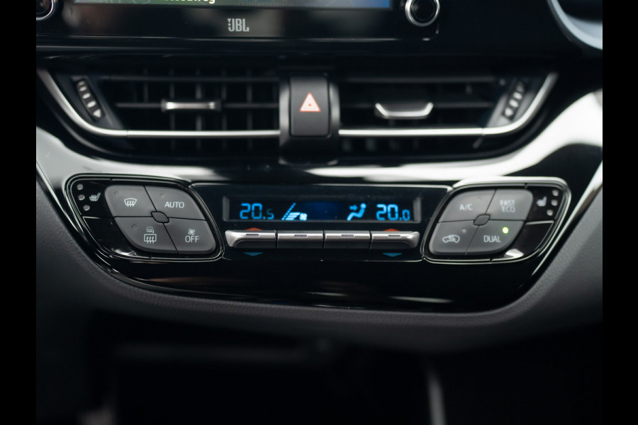 Toyota C-HR 1.8 Hybrid First Edition | Bi-Tone | JBL | Blind Spot | Navi | Pakeersensoren | Apple Carplay | Prijs Rijklaar!! Toyota C-HR 1.8 Hybrid First Edition | Bi-Tone | JBL | Blind Spot | Navi | Pakeersensoren | Apple Carplay | Prijs Rijklaar!!