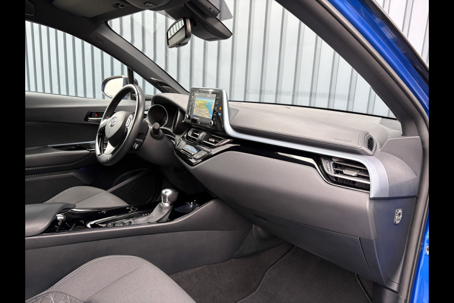 Toyota C-HR 1.8 Hybrid First Edition | Bi-Tone | JBL | Blind Spot | Navi | Pakeersensoren | Apple Carplay | Prijs Rijklaar!! Toyota C-HR 1.8 Hybrid First Edition | Bi-Tone | JBL | Blind Spot | Navi | Pakeersensoren | Apple Carplay | Prijs Rijklaar!!