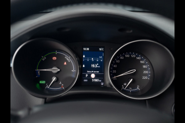 Toyota C-HR 1.8 Hybrid First Edition | Bi-Tone | JBL | Blind Spot | Navi | Pakeersensoren | Apple Carplay | Prijs Rijklaar!! Toyota C-HR 1.8 Hybrid First Edition | Bi-Tone | JBL | Blind Spot | Navi | Pakeersensoren | Apple Carplay | Prijs Rijklaar!!