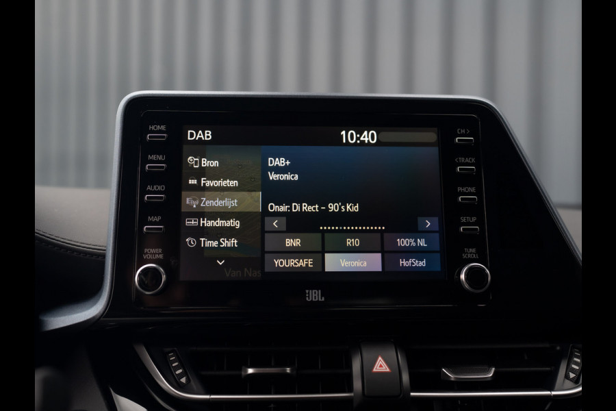 Toyota C-HR 1.8 Hybrid First Edition | Bi-Tone | JBL | Blind Spot | Navi | Pakeersensoren | Apple Carplay | Prijs Rijklaar!! Toyota C-HR 1.8 Hybrid First Edition | Bi-Tone | JBL | Blind Spot | Navi | Pakeersensoren | Apple Carplay | Prijs Rijklaar!!