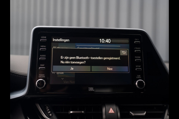 Toyota C-HR 1.8 Hybrid First Edition | Bi-Tone | JBL | Blind Spot | Navi | Pakeersensoren | Apple Carplay | Prijs Rijklaar!! Toyota C-HR 1.8 Hybrid First Edition | Bi-Tone | JBL | Blind Spot | Navi | Pakeersensoren | Apple Carplay | Prijs Rijklaar!!