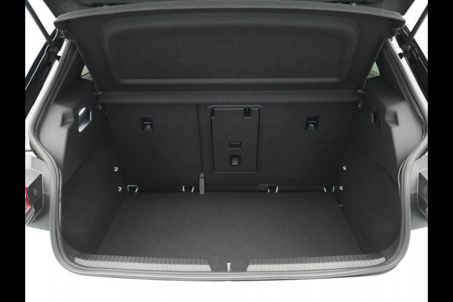 Volkswagen ID.3 Life 58 kWh 204pk Navi Camera Led Carplay Stoelverw. 298