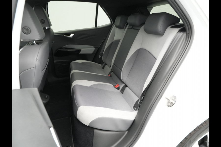 Volkswagen ID.3 Life 58 kWh 204pk Navi Camera Led Carplay Stoelverw. 298