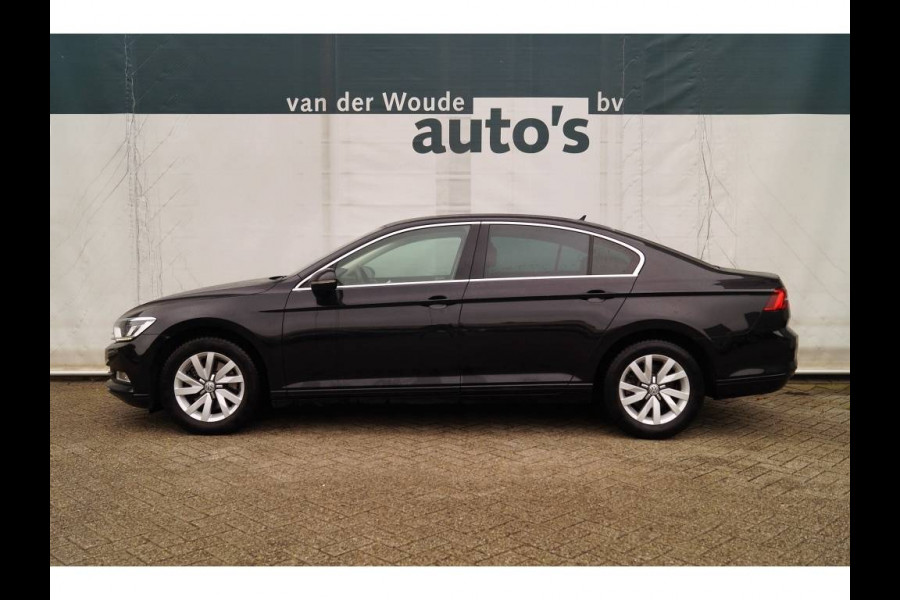 Volkswagen Passat 1.6 TDI DSG Highline -NAVI-ECC-PDC-