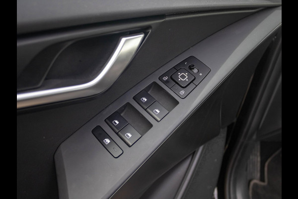 Kia Niro EV Light Edition 64.8 kWh | Navigatie | Achteruitrijcamera | Airco | Cruise control Adaptieve |